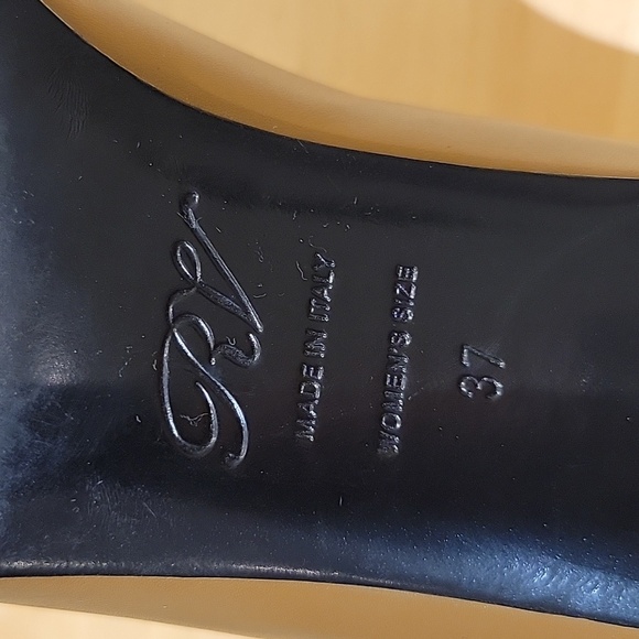 Roger Vivier Belle Vivier Brown Leather Pumps - Picture 15 of 15